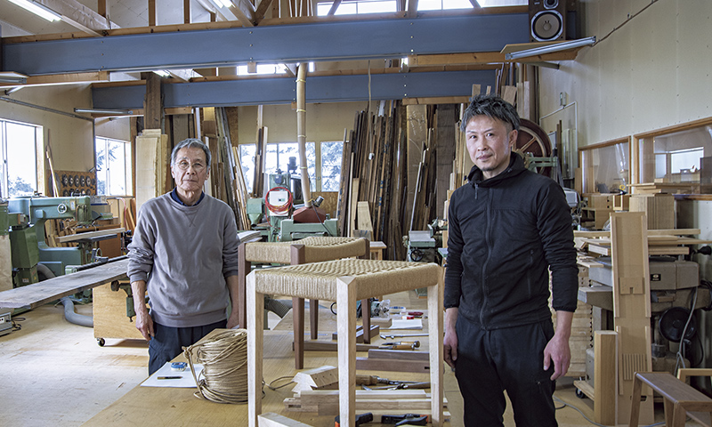 カートピア 「アートクラフト・バウ工房」の大門嚴さん（左）と息子・和真さん（右) | SUBARU