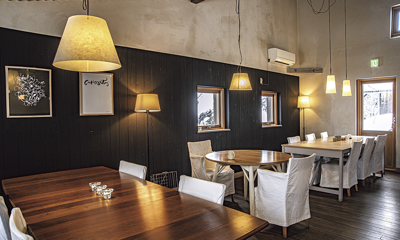カートピア 「北の住まい設計社」内のカフェの店内の様子 | SUBARU