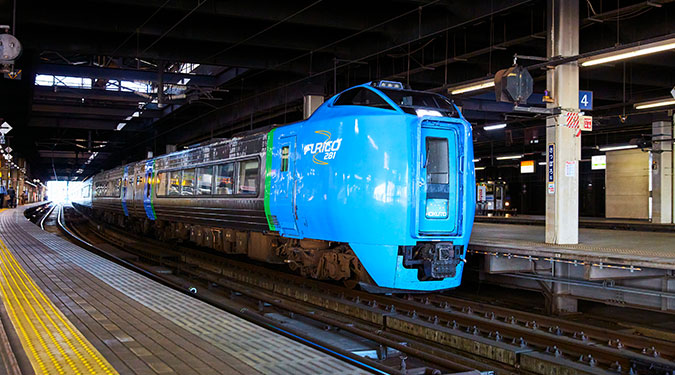 札幌駅に到着したキハ281系。